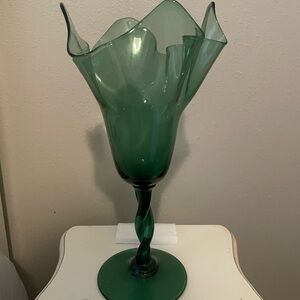 Blown Handkerchief Vase Twisted Stem
